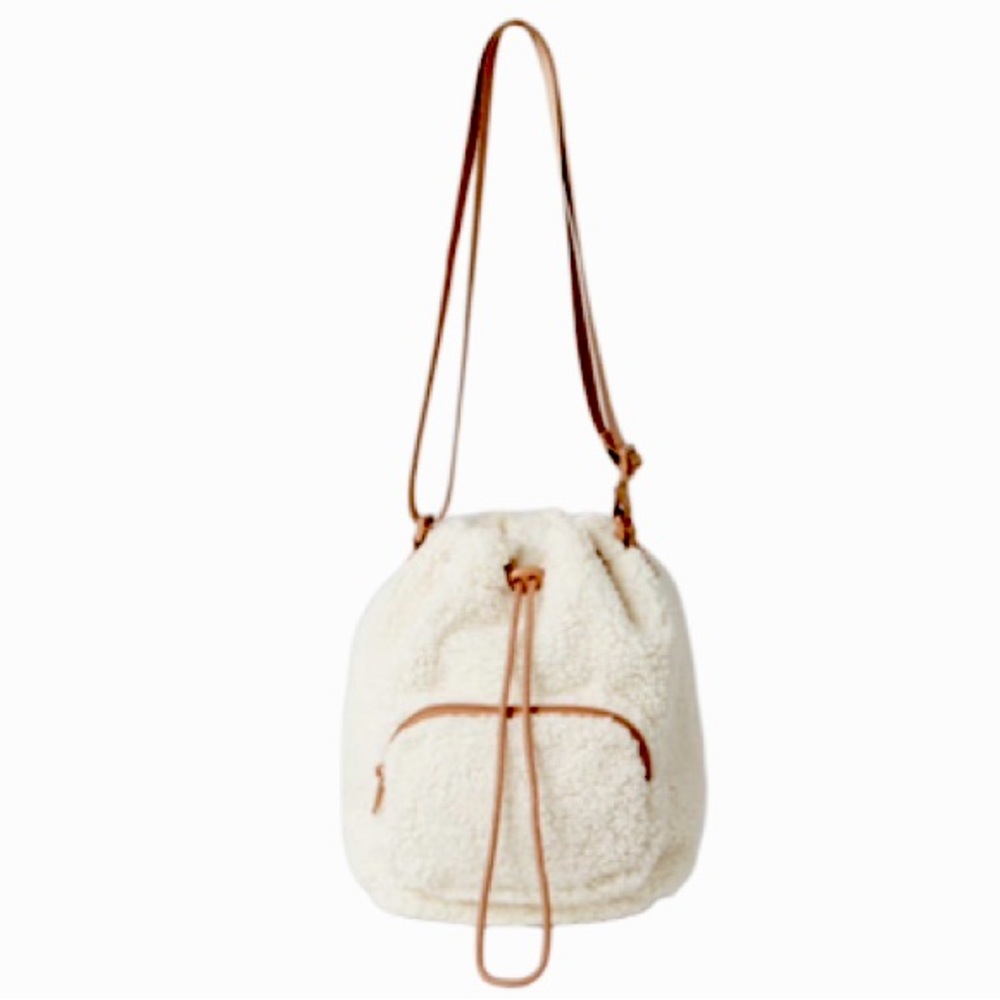 NWT 32 Degrees Sherpa Drawstring Bucket Shoulder Bag Ivory Taupe - Picture 2 of 6